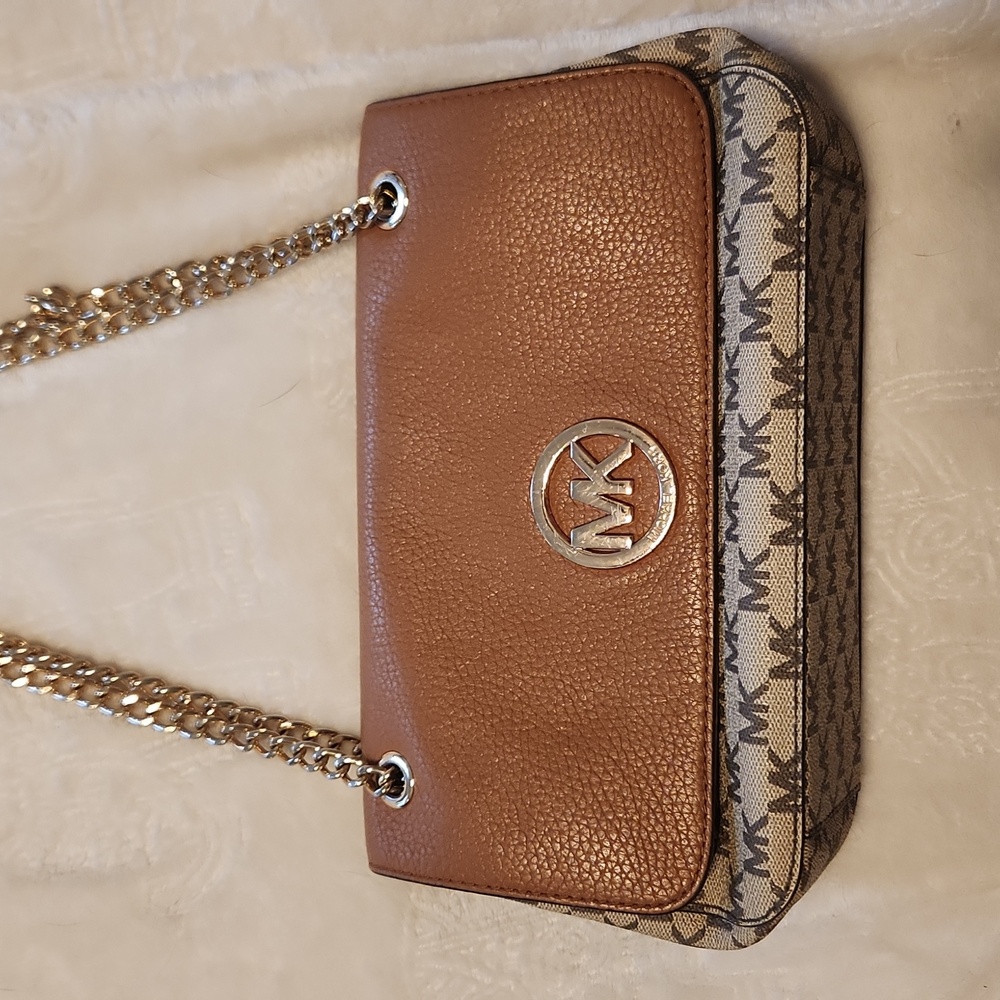 Michael Kors medium shoulder bag-used
